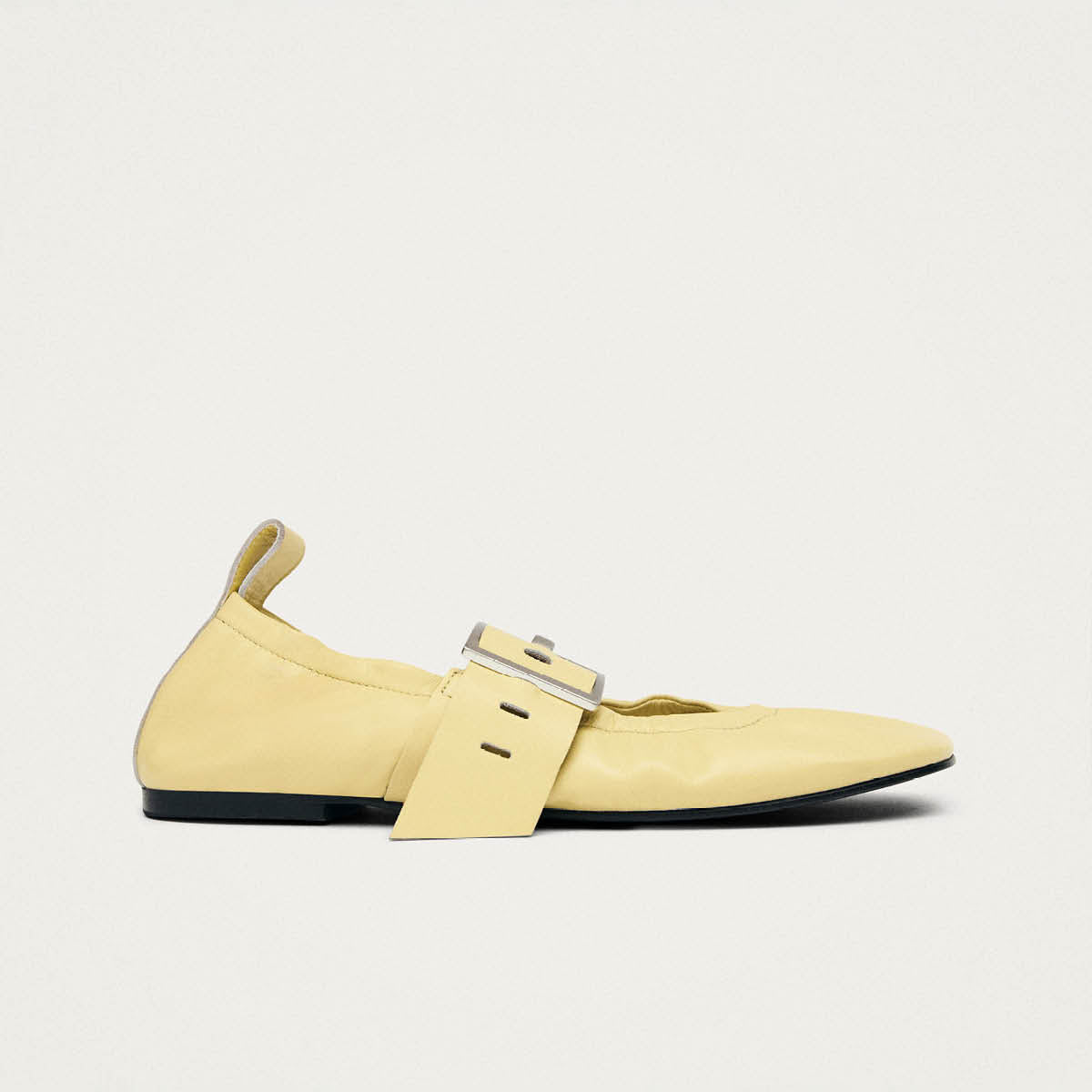 Sarea Vanilla Leather Ballet Flats